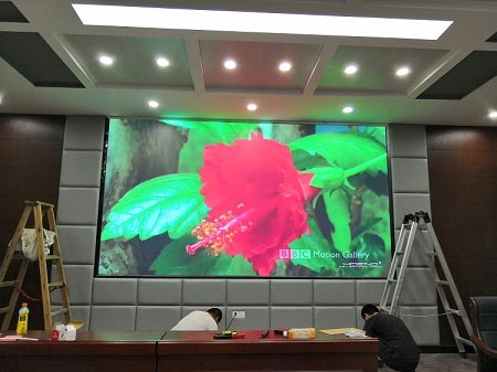 湖北咸寧職業(yè)技術(shù)學(xué)院室內P2.0全彩屏