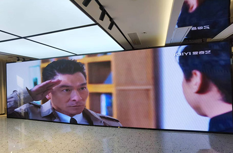 金銀潭時(shí)代創(chuàng  )嘉工業(yè)園室內P2顯示屏